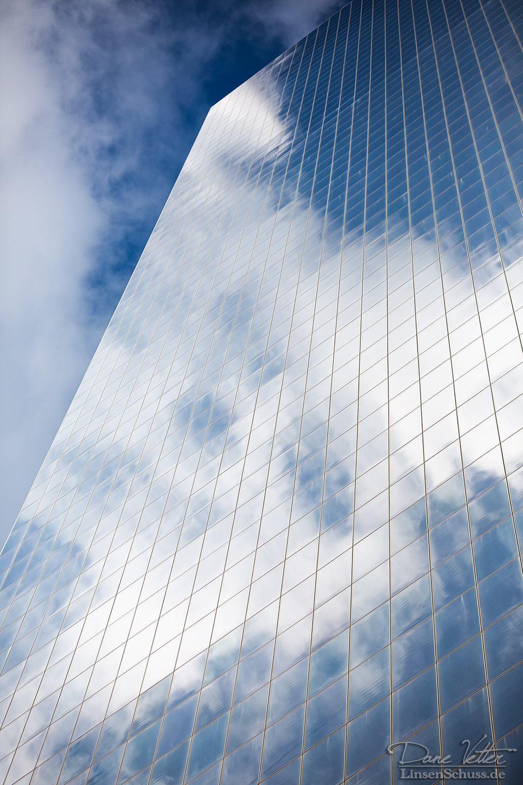 The reflection in the Skyscraper